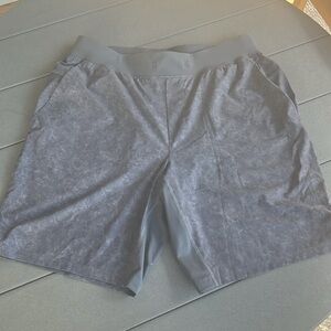 Men’s Lululemon Lightweight Unlined Short Size XL.  EUC Grey distressed print.